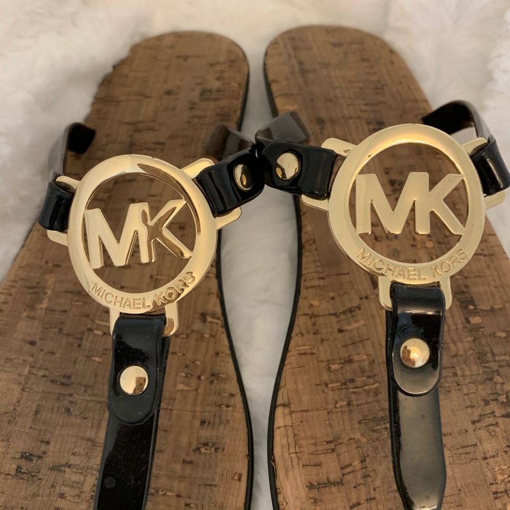 ❌SOLD❌ Michael Kors Flip Flop Sandals
